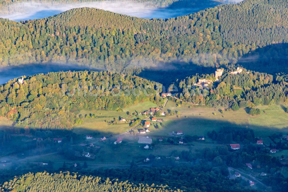 Luftbild Windstein - Dorf - Ansicht am Rande von Waldgebieten in Windstein in Grand Est, Frankreich