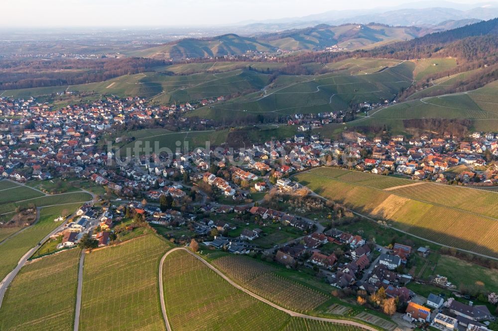 Luftaufnahme Fessenbach - Dorf - Ansicht am Rande von Weinbergen in Fessenbach im Bundesland Baden-Württemberg, Deutschland