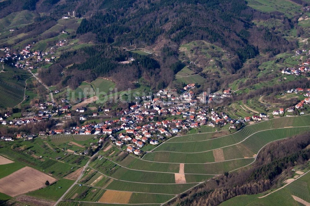 Bühl von oben - Dorf - Ansicht am Rande von Weinbergen im Ortsteil Neusatz in Bühl im Bundesland Baden-Württemberg