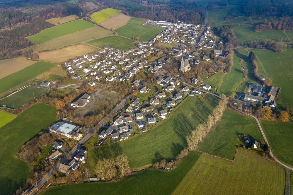 Reiste von oben - Dorf - Ansicht in Reiste im Bundesland Nordrhein-Westfalen, Deutschland