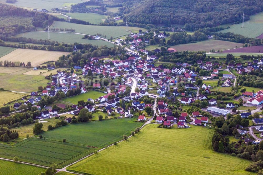 Rischenau aus der Vogelperspektive: Dorf - Ansicht in Rischenau im Bundesland Nordrhein-Westfalen, Deutschland