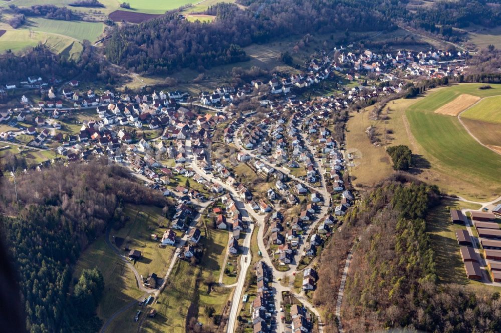 Sulz am Eck aus der Vogelperspektive: Dorf - Ansicht am Schwarzwaldrand in Sulz am Eck im Bundesland Baden-Württemberg, Deutschland