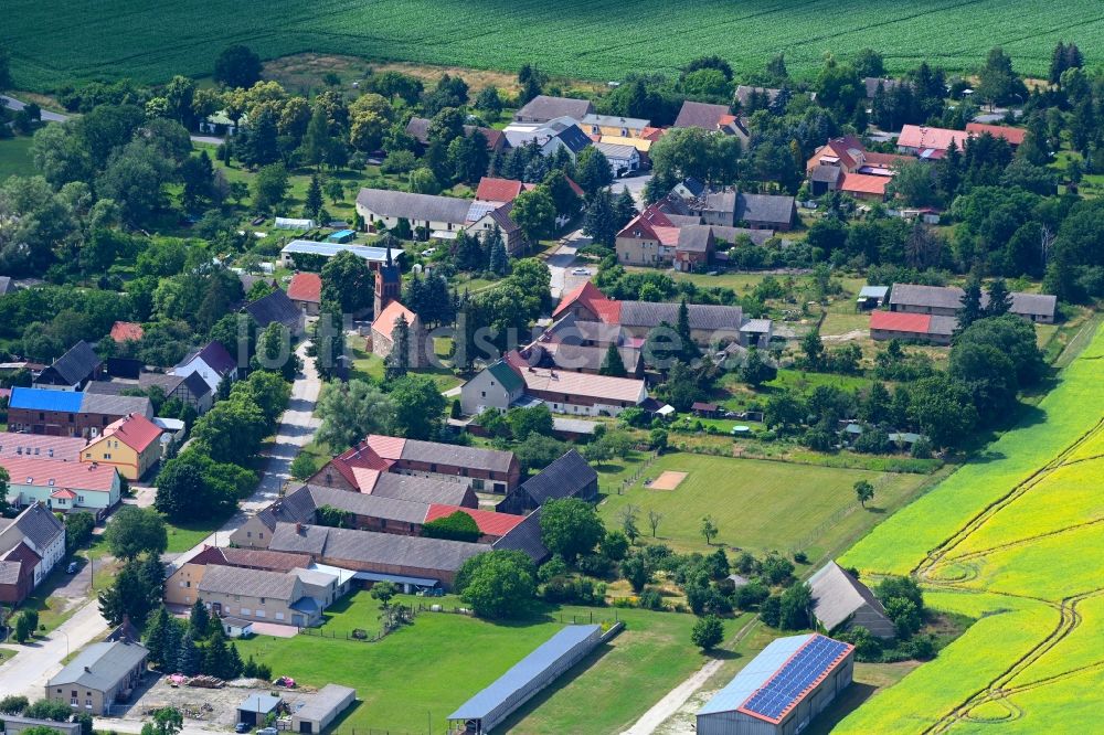 Luftaufnahme Sernow - Dorf - Ansicht in Sernow im Bundesland Brandenburg, Deutschland