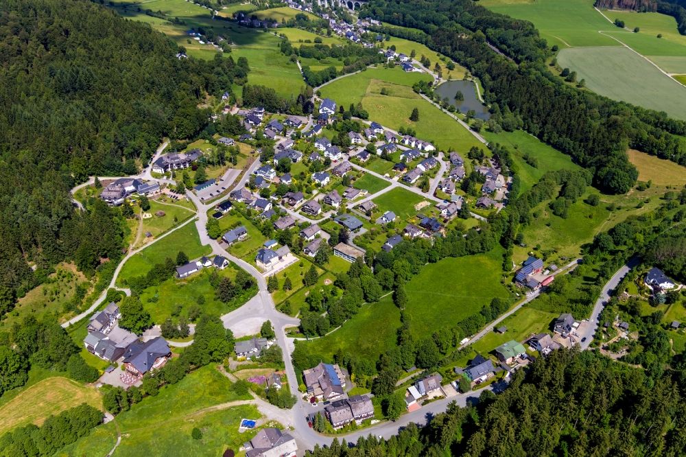 Stryck aus der Vogelperspektive: Dorf - Ansicht in Stryck im Bundesland Hessen, Deutschland