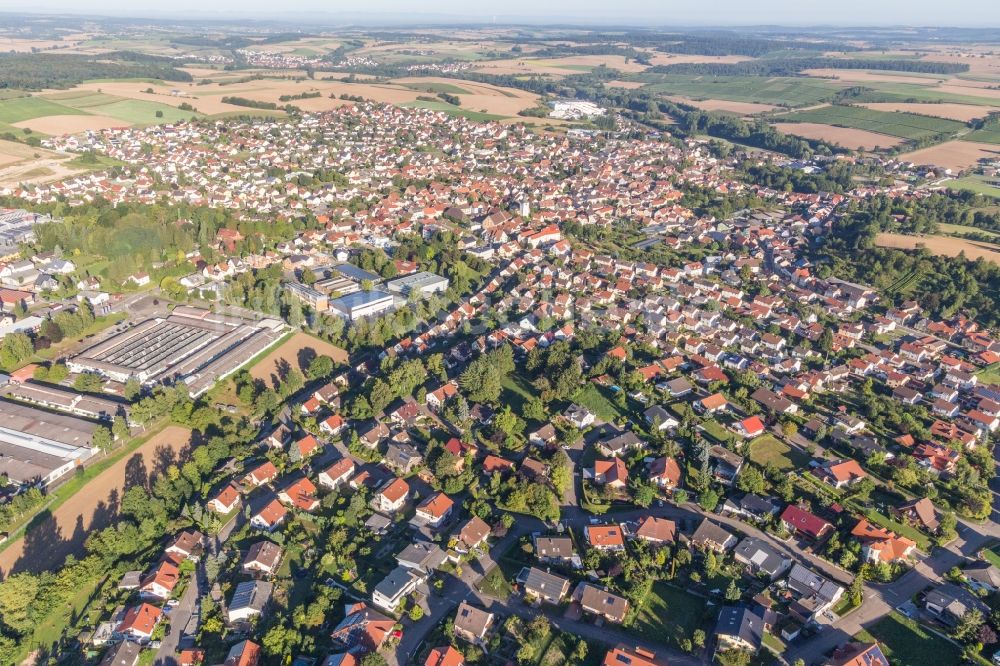 Sulzfeld aus der Vogelperspektive: Dorf - Ansicht in Sulzfeld im Bundesland Baden-Württemberg, Deutschland