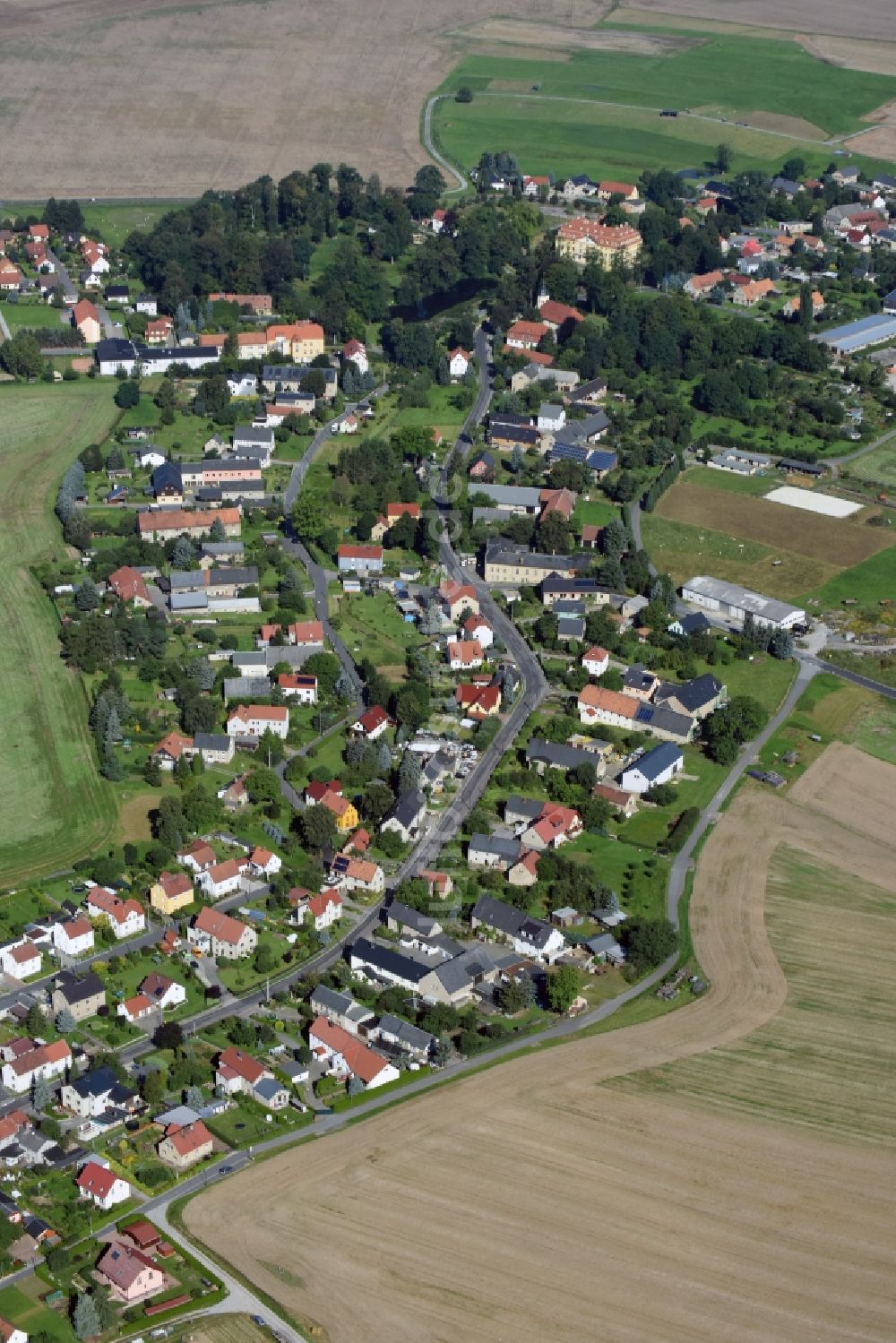 Wachau aus der Vogelperspektive: Dorf - Ansicht von Wachau im Bundesland Sachsen