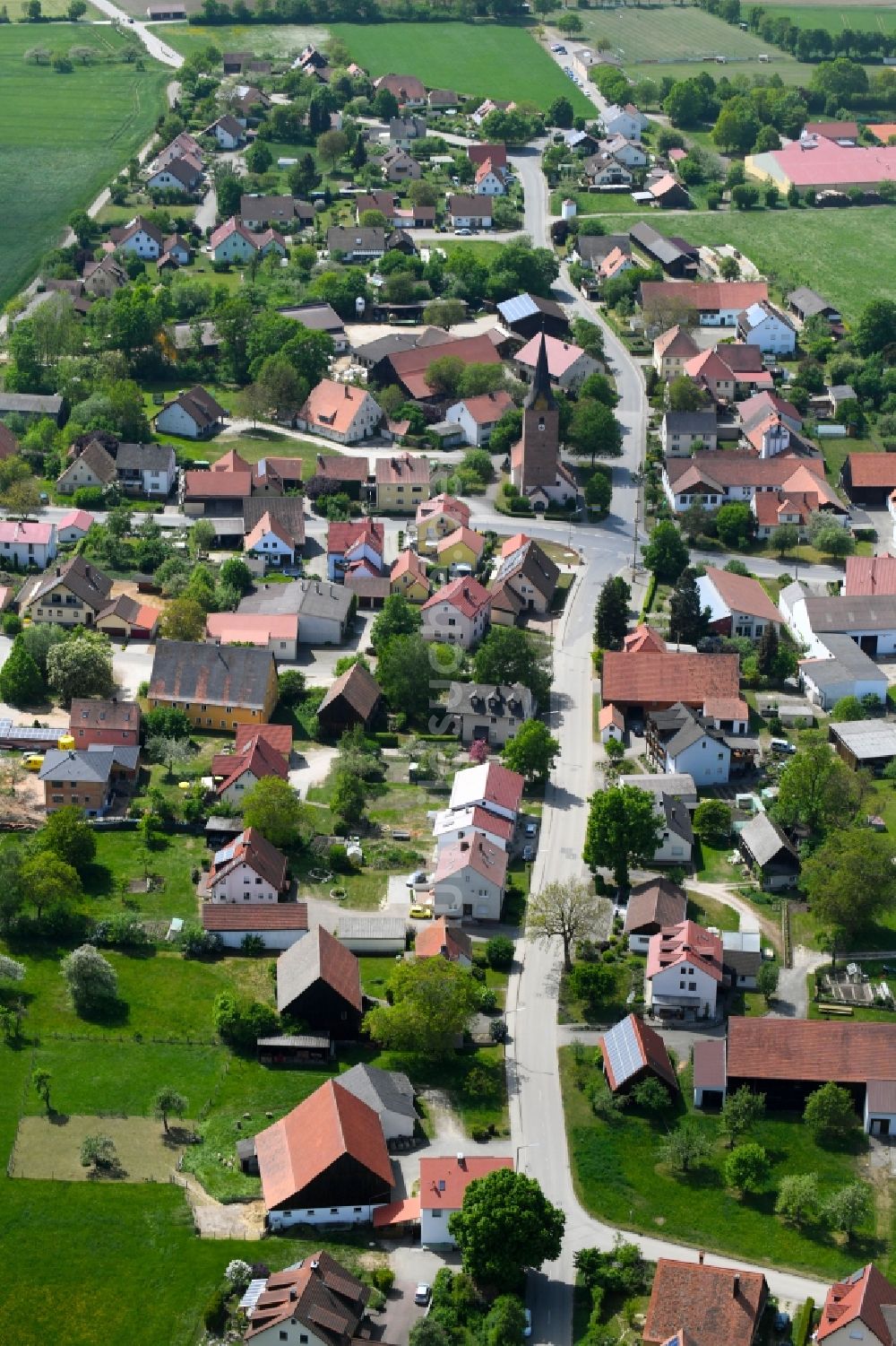 Weinsfeld aus der Vogelperspektive: Dorf - Ansicht in Weinsfeld im Bundesland Bayern, Deutschland