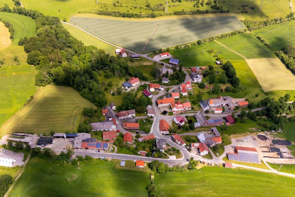 Welleringhausen aus der Vogelperspektive: Dorf - Ansicht in Welleringhausen im Bundesland Hessen, Deutschland