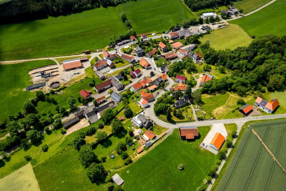 Welleringhausen von oben - Dorf - Ansicht in Welleringhausen im Bundesland Hessen, Deutschland