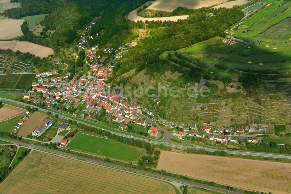 Steinbach von oben - Dorf - Ansicht der zum Landkreis Haßberge gehörenden Gemeinde Steinbach im Bundesland Bayern