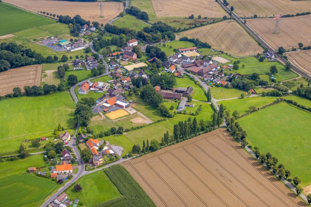 Altendorf aus der Vogelperspektive: Dorfansicht in Altendorf im Bundesland Nordrhein-Westfalen, Deutschland