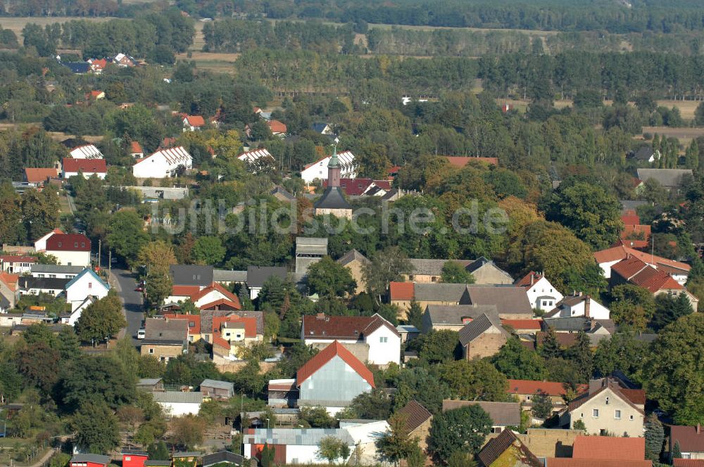 Bötzow von oben - Dorfansicht von Bötzow mit der Kirche an der Schönwalder Allee