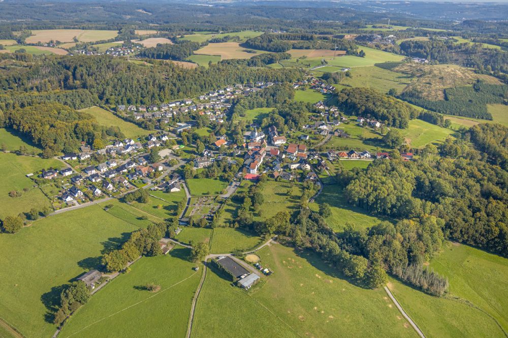 Luftbild Eisborn - Dorfansicht in Eisborn im Bundesland Nordrhein-Westfalen, Deutschland