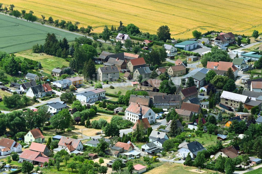 Luftbild Schnaudertal - Dorfansicht am Feldrand in Kleinpörthen in Schnaudertal im Bundesland Sachsen-Anhalt, Deutschland