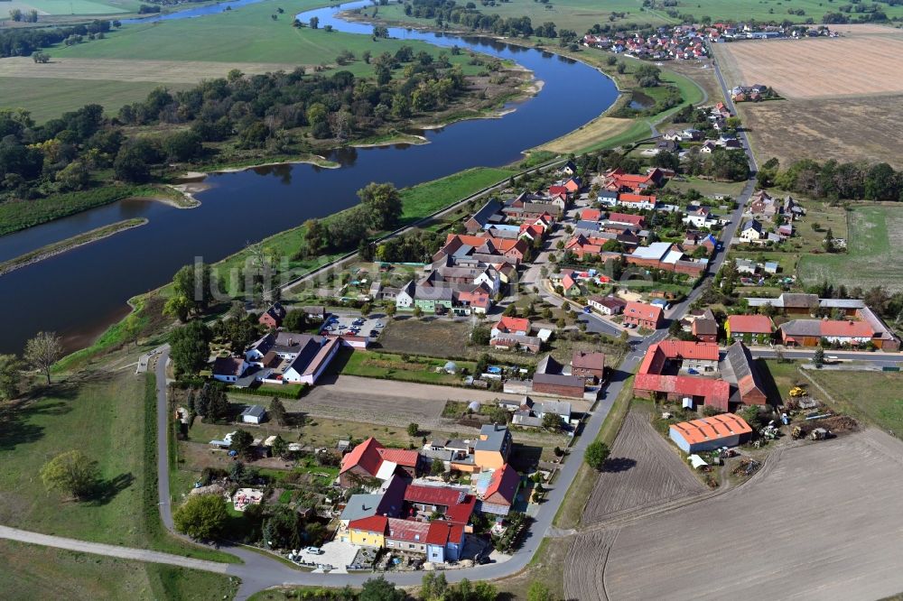 Gallin aus der Vogelperspektive: Dorfansicht an den Fluss- Uferbereichen der Elbe in Gallin im Bundesland Sachsen-Anhalt, Deutschland