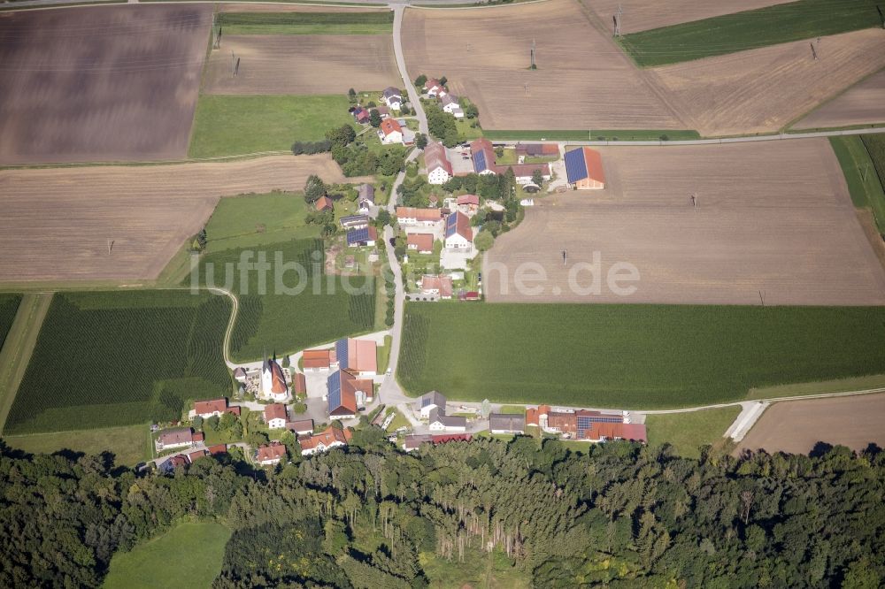 Thal aus der Vogelperspektive: Dorfansicht der lädlichen Gemeinde Thal im Bundesland Bayern, Deutschland