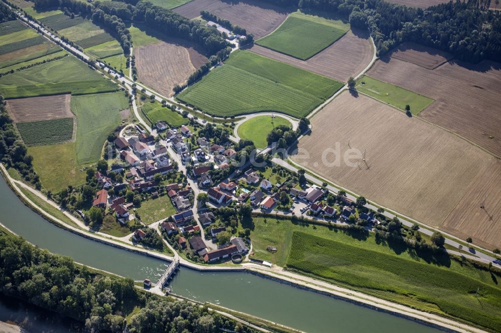 Hofham von oben - Dorfansicht am Mittlere-Isar-Kanal in Hofham im Bundesland Bayern, Deutschland