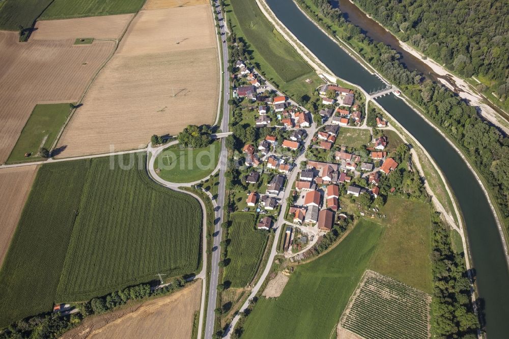 Luftaufnahme Hofham - Dorfansicht am Mittlere-Isar-Kanal in Hofham im Bundesland Bayern, Deutschland