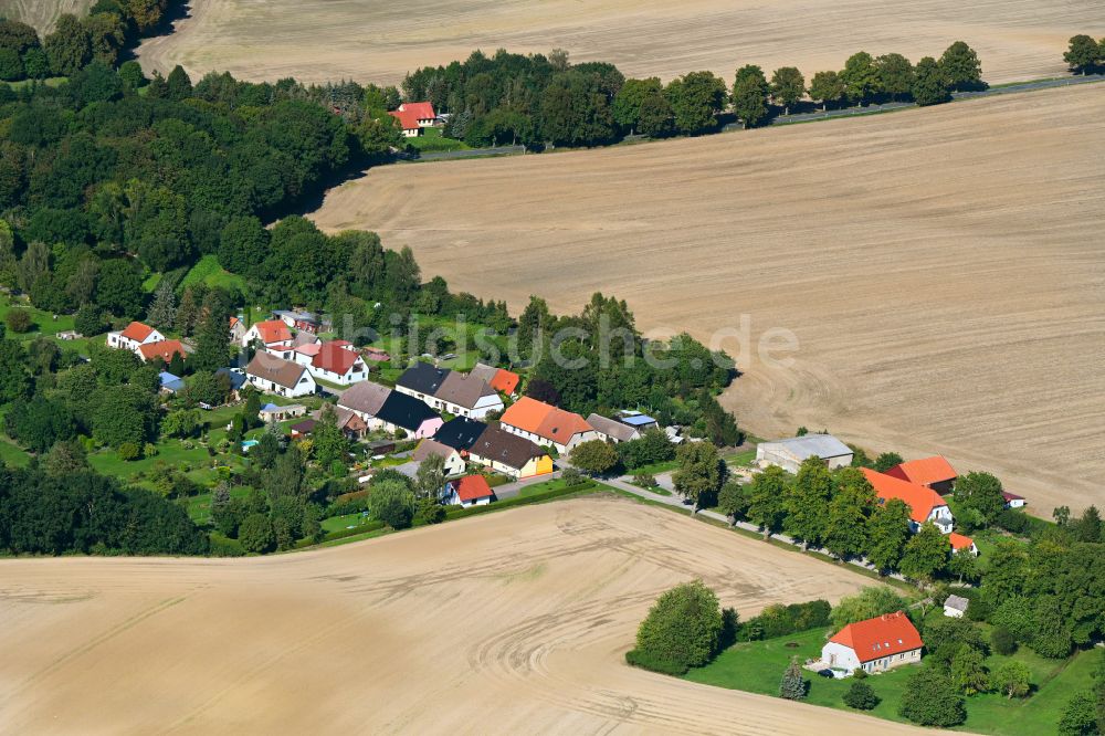 Philippshof von oben - Dorfansicht in Philippshof im Bundesland Mecklenburg-Vorpommern, Deutschland