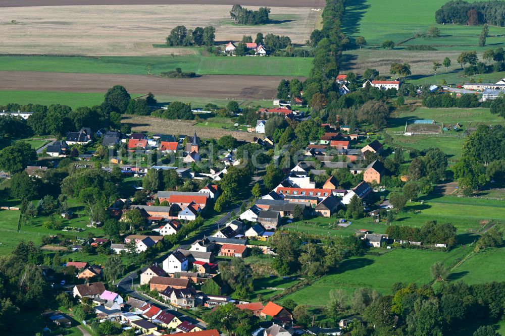 Schönermark von oben - Dorfansicht in Schönermark im Bundesland Brandenburg, Deutschland