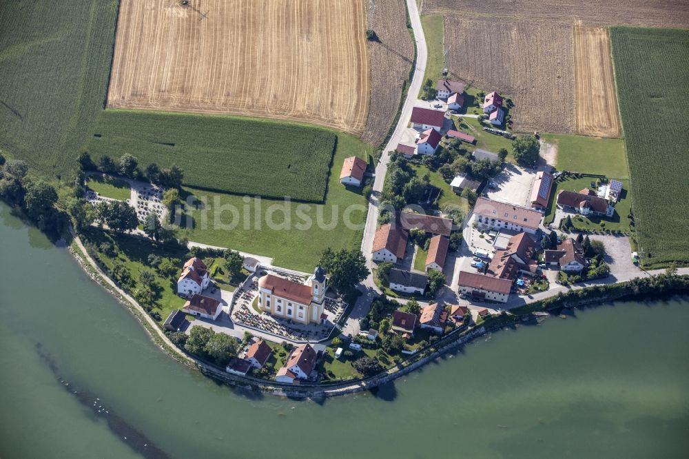 Luftaufnahme Eching - Dorfansicht am Ufer des Mittlere-Isar-Kanal in Eching im Bundesland Bayern, Deutschland