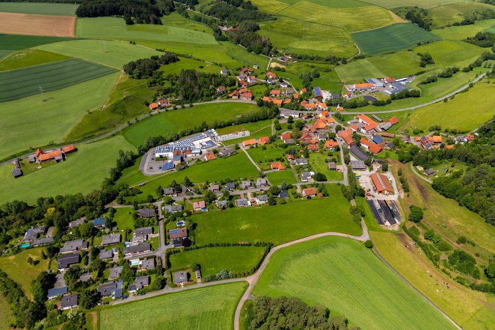 Alraft von oben - Dorfkern in Alraft im Bundesland Hessen, Deutschland