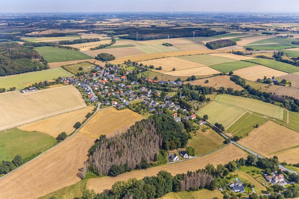 Bausenhagen aus der Vogelperspektive: Dorfkern in Bausenhagen im Bundesland Nordrhein-Westfalen, Deutschland