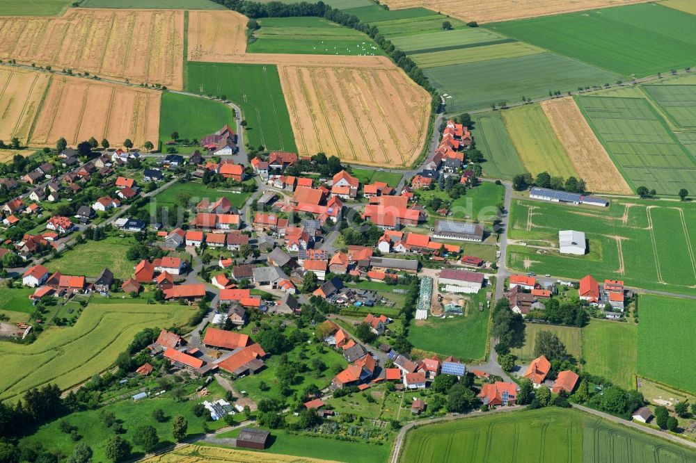 Luftaufnahme Dörrigsen - Dorfkern in Dörrigsen im Bundesland Niedersachsen, Deutschland