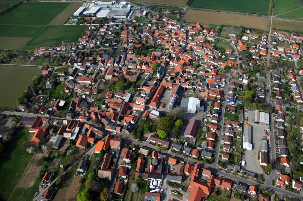 Erbes-Büdesheim aus der Vogelperspektive: Dorfkern von Erbes-Büdesheim, einer Ortsgemeinde im Landkreis Alzey-Worms in Rheinland-Pfalz