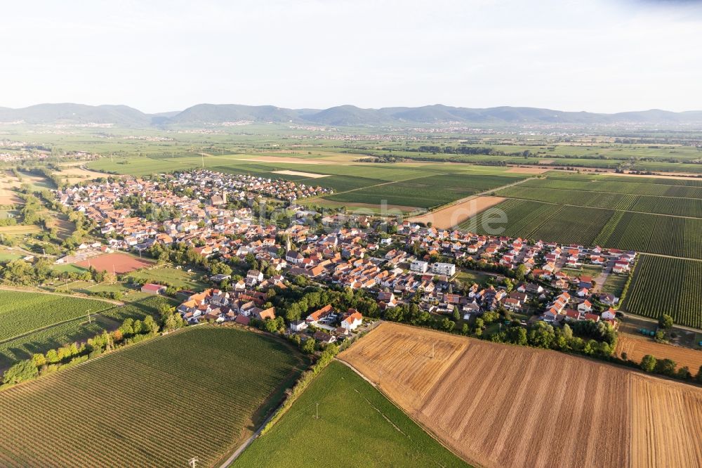 Luftaufnahme Essingen - Dorfkern in Essingen im Bundesland Rheinland-Pfalz, Deutschland