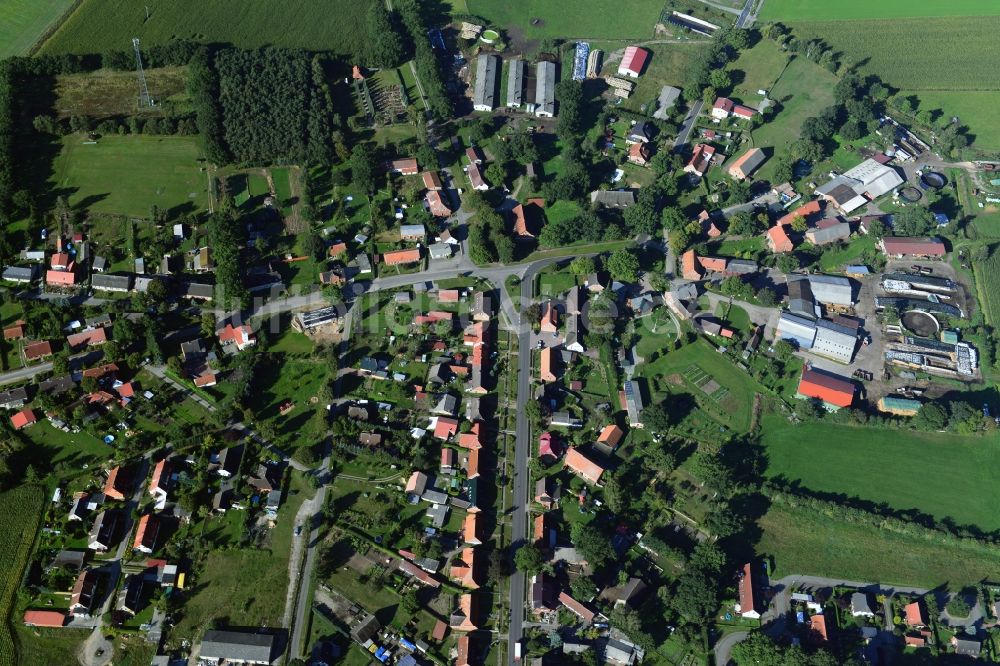 Fahrbinde von oben - Dorfkern in Fahrbinde im Bundesland Mecklenburg-Vorpommern