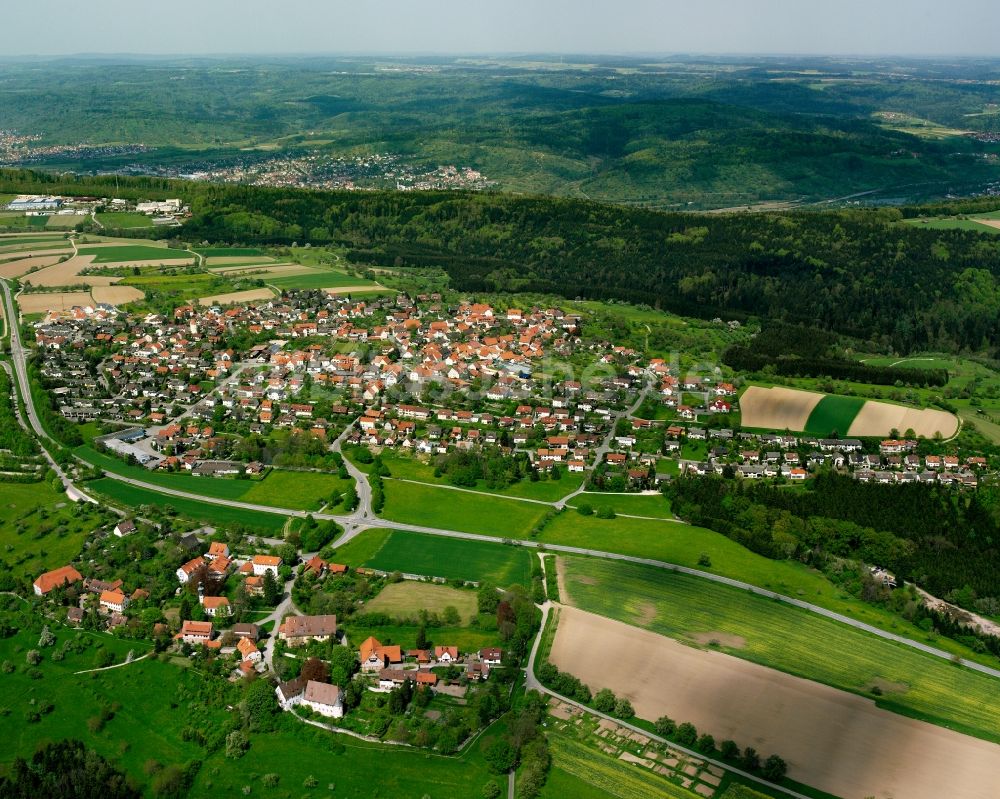 Adelberg aus der Vogelperspektive: Dorfkern am Feldrand in Adelberg im Bundesland Baden-Württemberg, Deutschland