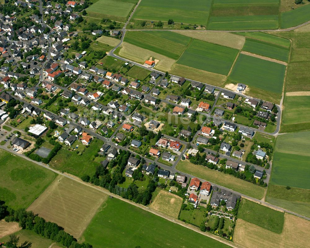 Allendorf aus der Vogelperspektive: Dorfkern am Feldrand in Allendorf im Bundesland Hessen, Deutschland
