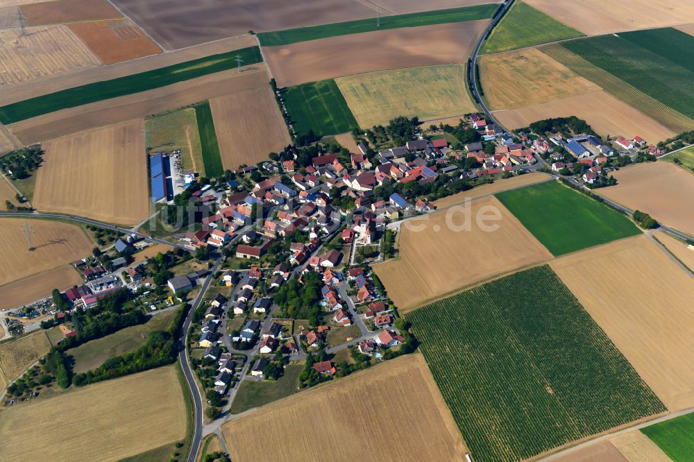 Allersheim von oben - Dorfkern am Feldrand in Allersheim im Bundesland Bayern, Deutschland