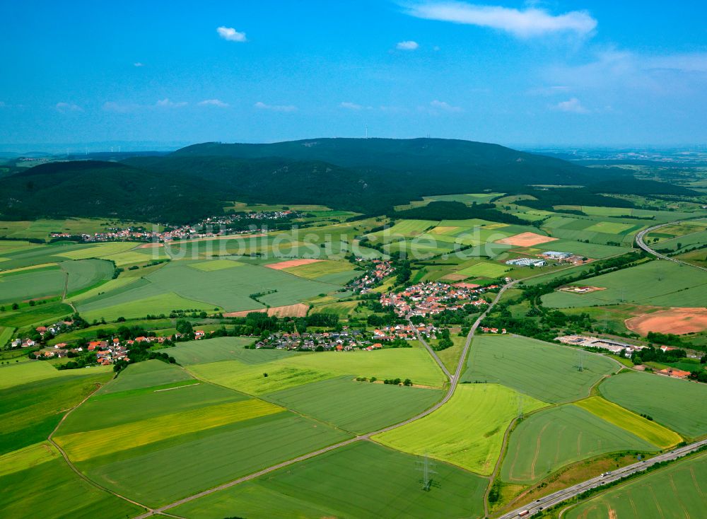 Luftaufnahme Alsenbrück-Langmeil - Dorfkern am Feldrand in Alsenbrück-Langmeil im Bundesland Rheinland-Pfalz, Deutschland