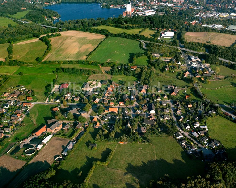 Alt Mölln von oben - Dorfkern am Feldrand in Alt Mölln im Bundesland Schleswig-Holstein, Deutschland
