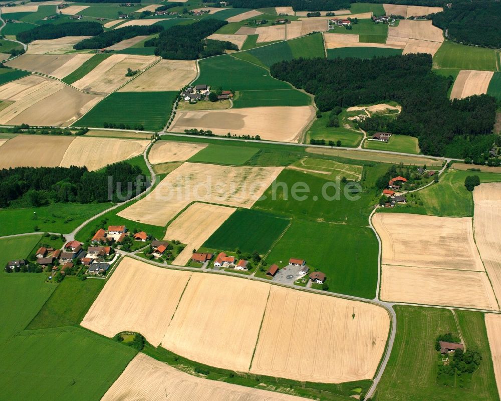 Luftaufnahme Ammersreit - Dorfkern am Feldrand in Ammersreit im Bundesland Bayern, Deutschland