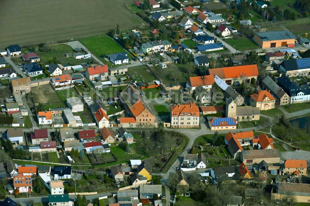 Luftaufnahme Asendorf - Dorfkern am Feldrand in Asendorf im Bundesland Sachsen-Anhalt, Deutschland