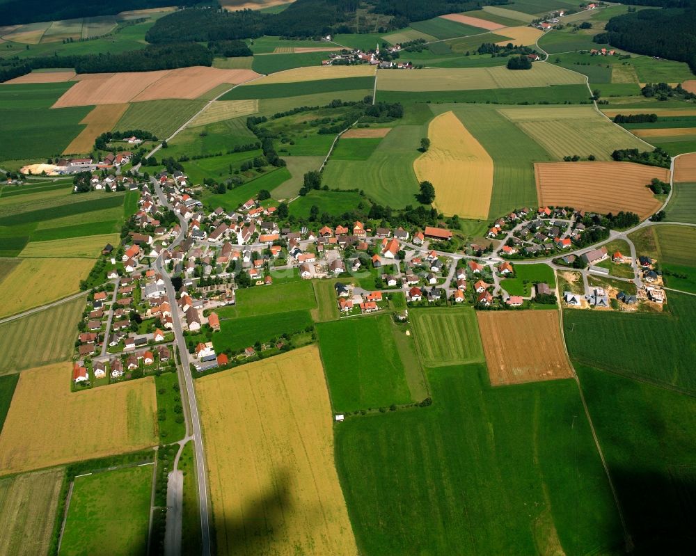 Bad Saulgau von oben - Dorfkern am Feldrand in Bad Saulgau im Bundesland Baden-Württemberg, Deutschland