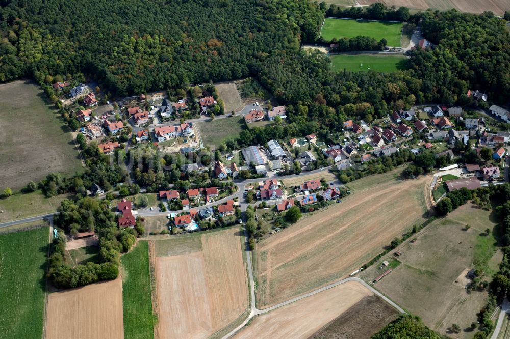 Büchold von oben - Dorfkern am Feldrand in Büchold im Bundesland Bayern, Deutschland