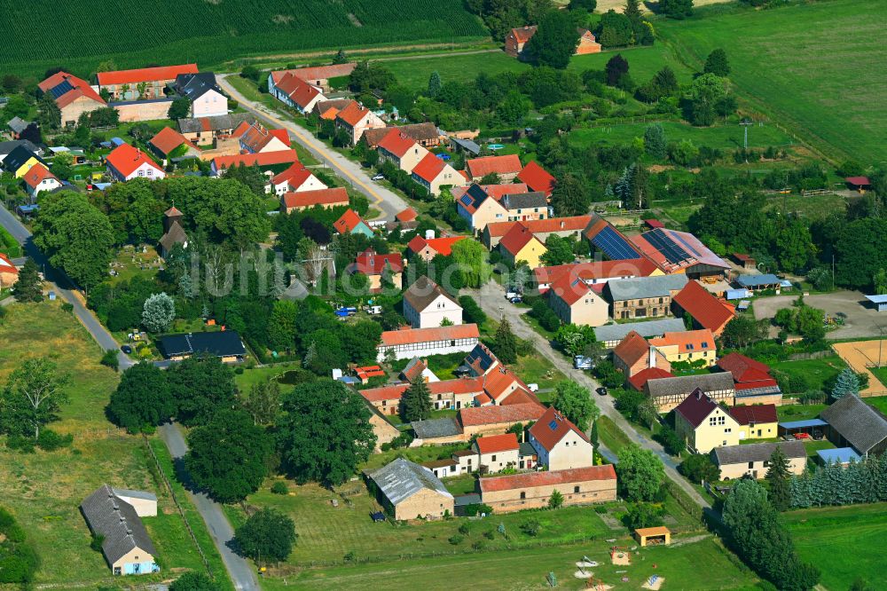 Luftbild Beelitz - Dorfkern am Feldrand in Beelitz im Bundesland Brandenburg, Deutschland