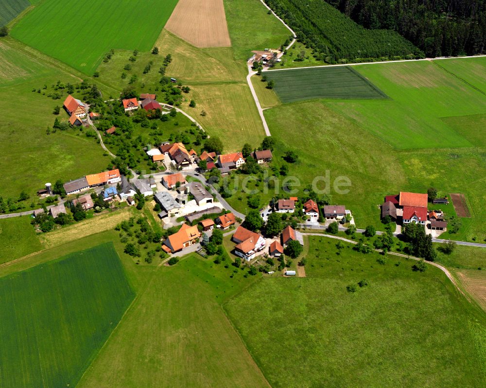 Überberg aus der Vogelperspektive: Dorfkern am Feldrand in Überberg im Bundesland Baden-Württemberg, Deutschland