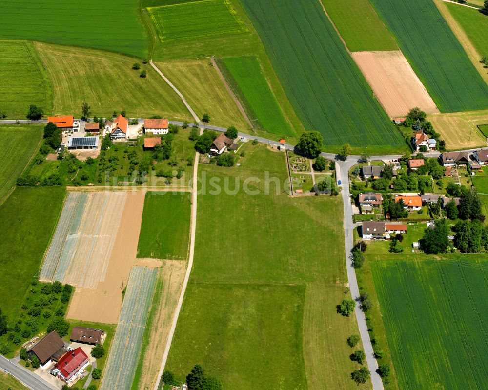 Überberg von oben - Dorfkern am Feldrand in Überberg im Bundesland Baden-Württemberg, Deutschland