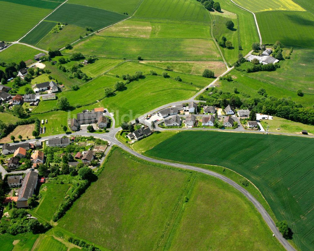 Berfa von oben - Dorfkern am Feldrand in Berfa im Bundesland Hessen, Deutschland