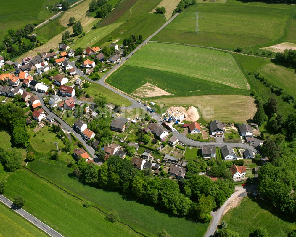 Luftbild Berfa - Dorfkern am Feldrand in Berfa im Bundesland Hessen, Deutschland
