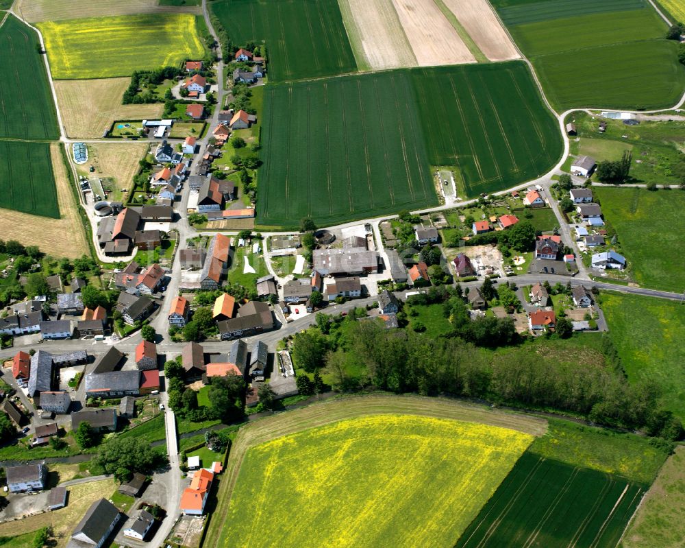 Luftbild Billertshausen - Dorfkern am Feldrand in Billertshausen im Bundesland Hessen, Deutschland