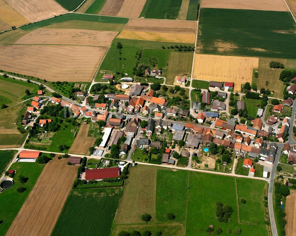 Bittelbronn aus der Vogelperspektive: Dorfkern am Feldrand in Bittelbronn im Bundesland Baden-Württemberg, Deutschland