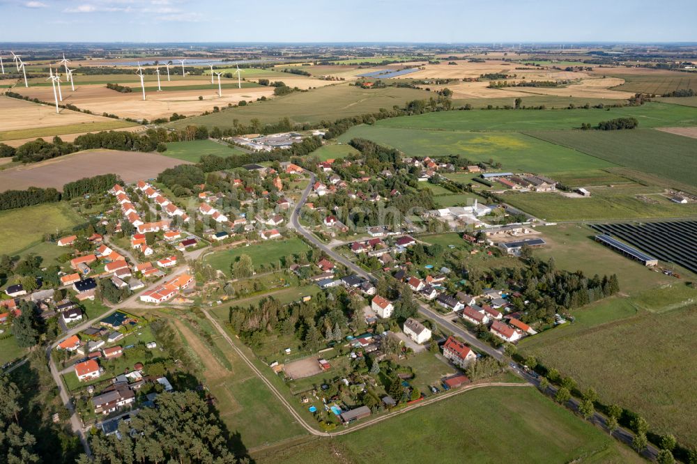 Luftbild Bliesdorf - Dorfkern am Feldrand in Bliesdorf im Bundesland Brandenburg, Deutschland