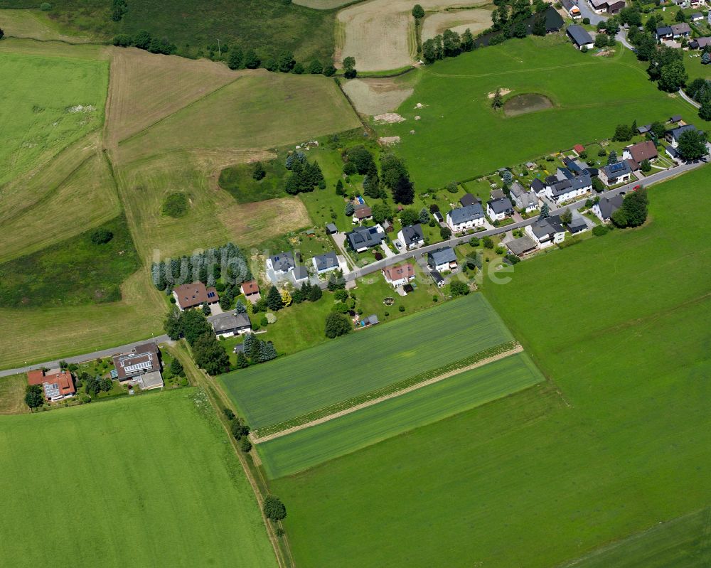 Bobengrün aus der Vogelperspektive: Dorfkern am Feldrand in Bobengrün im Bundesland Bayern, Deutschland