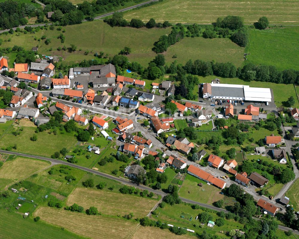 Luftaufnahme Bobenhausen - Dorfkern am Feldrand in Bobenhausen im Bundesland Hessen, Deutschland
